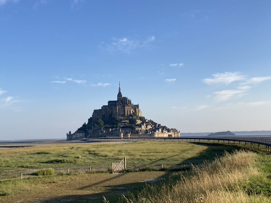 fietsen in Normandië langs de Mont Saint Michel
